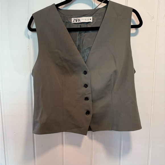 Zara olive green Sleeveless Vest - Picture 1 of 8